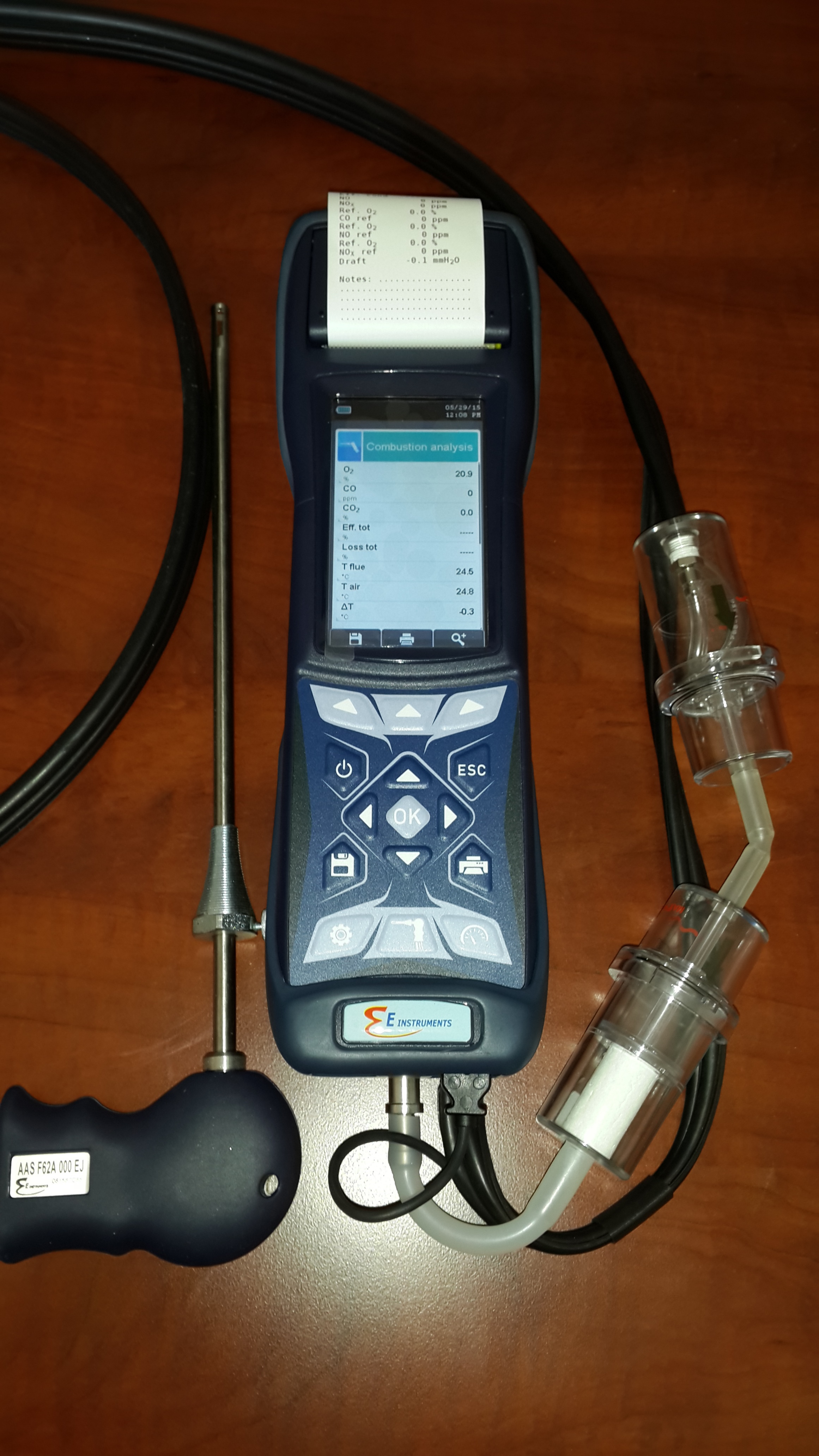 E 1500 with probe and bubbler.jpg - 1.80 MB